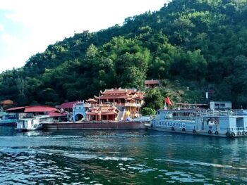 Những Địa Điểm Bạn Sẽ Được Tham Quan Khi Thuê Thuyền Tuyến Truyền Thống Tại Thác Bờ Hòa Bình