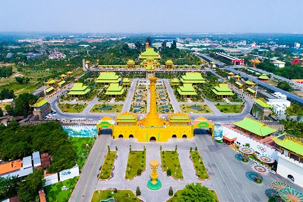 Gợi Ý Những Món Ăn Hấp Dẫn Nên Thử Khi Du Lịch Đại Nam